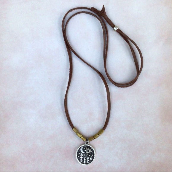 New Sundance charm necklace leather cord - Picture 11 of 12